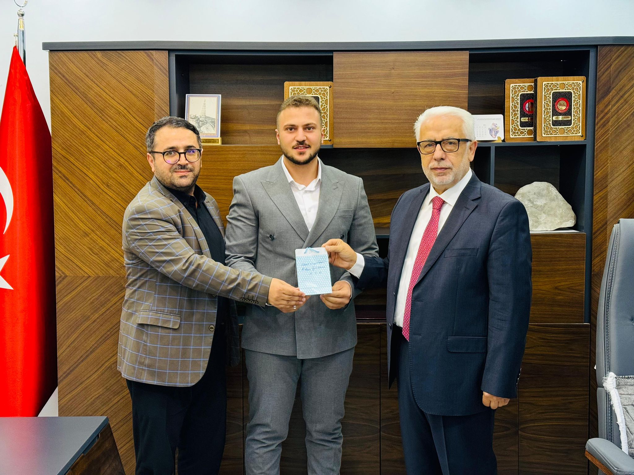 Siirt’te din görevlileri arası Hafızlık ve Kur’an-ı Kerim’i Güzel Okuma Yarışma ödülleri verildi