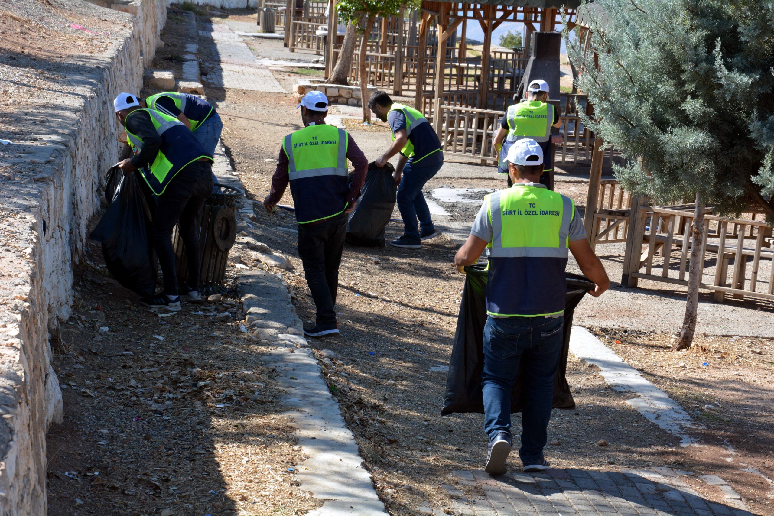 TEMİZLİK SEFERBERLİĞİ DEVAM EDİYOR