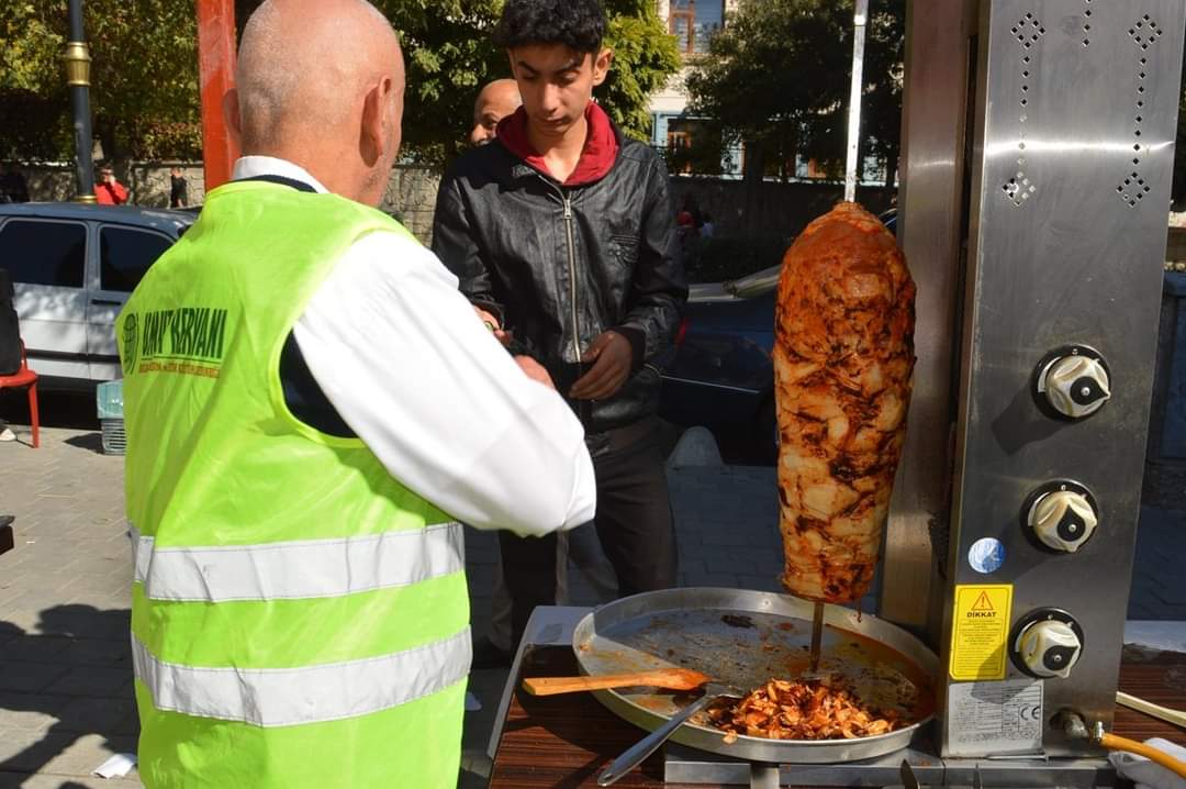 Umut Kervanı, Siirt’te üç günlük yardım kermesi düzenliyor