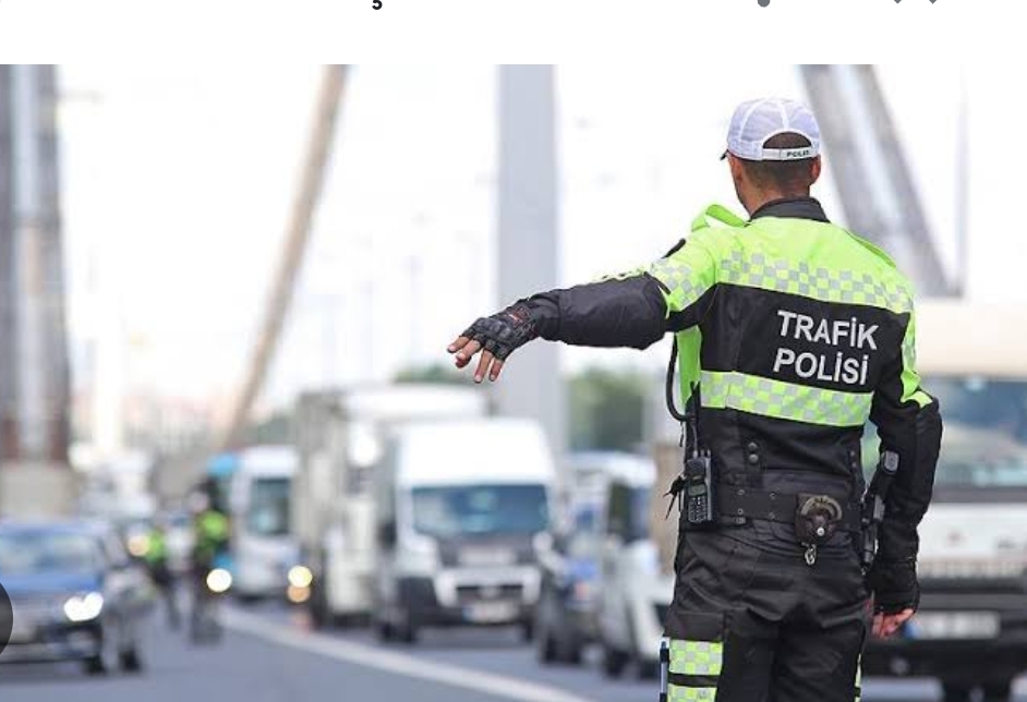 B Sınıfı Ehliyet Sahiplerine Yaş Sınırı Geliyor