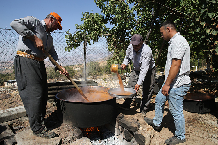 Siirt’te Tescilli “Tillo Heriresi” Üretimi