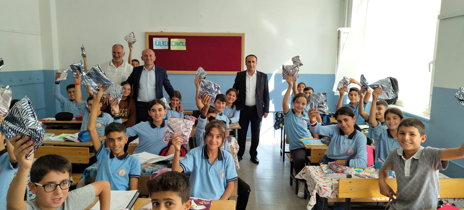 1400 ÖĞRENCİYE KIRTASİYE DESTEĞİ