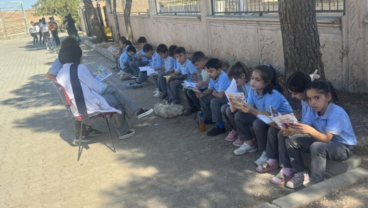 ALKIŞLANACAK HAREKAT! ÖĞRENCİLERE OKUMA ALIŞKANLIĞI KAZANDIRIYOR