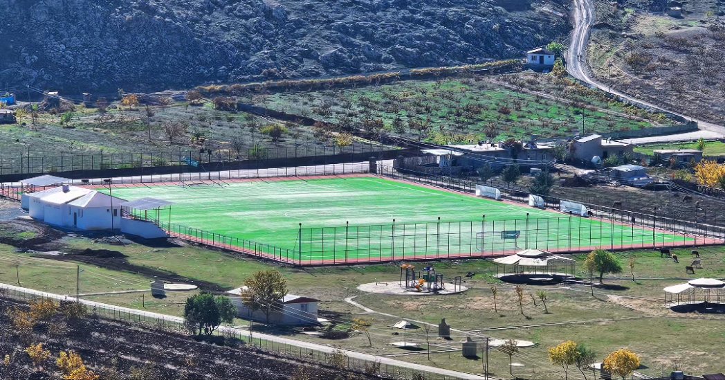 Pervari’ye Modern Futbol Sahası