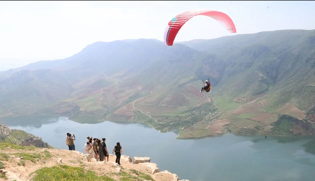 Siirt’te Yamaç Paraşütü Güzelliği