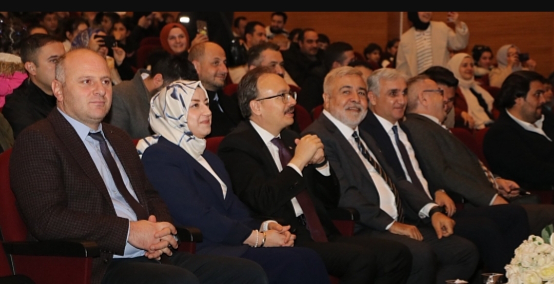 Vali Dr.Kızılkaya “Dicle’nin Rüyası” Adlı Tiyatro Gösterimine Katıldı