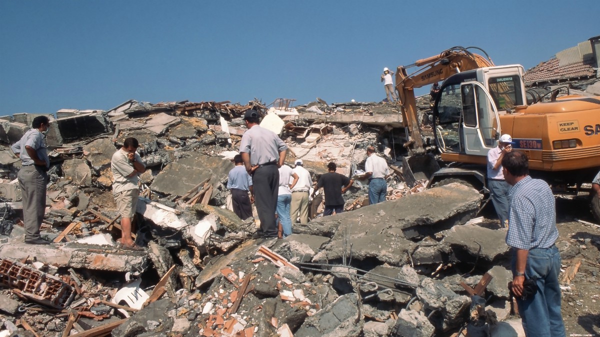 OLASI BİR DEPREME KARŞI HAZIRMIYIZ!