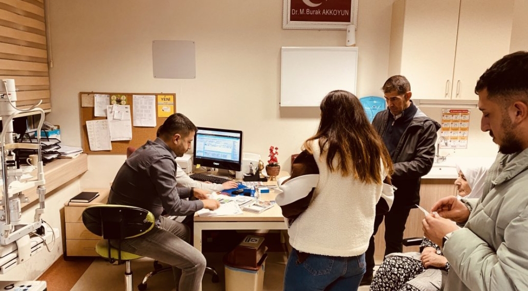 Göz Doktoru Burak Akkoyun’dan Başarılı Ameliyatlar