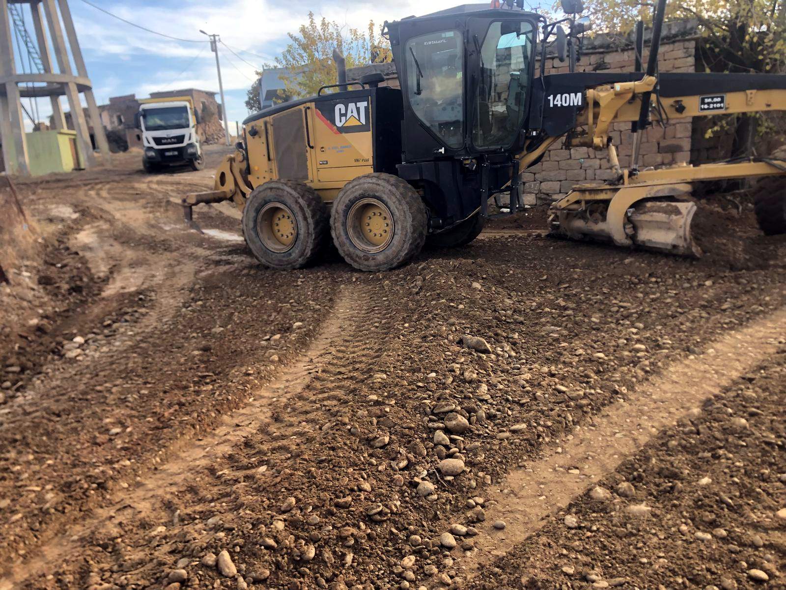 Özel İdare İlçe ve Köy Yolları Açma Çalışmaları Devam Ediyor