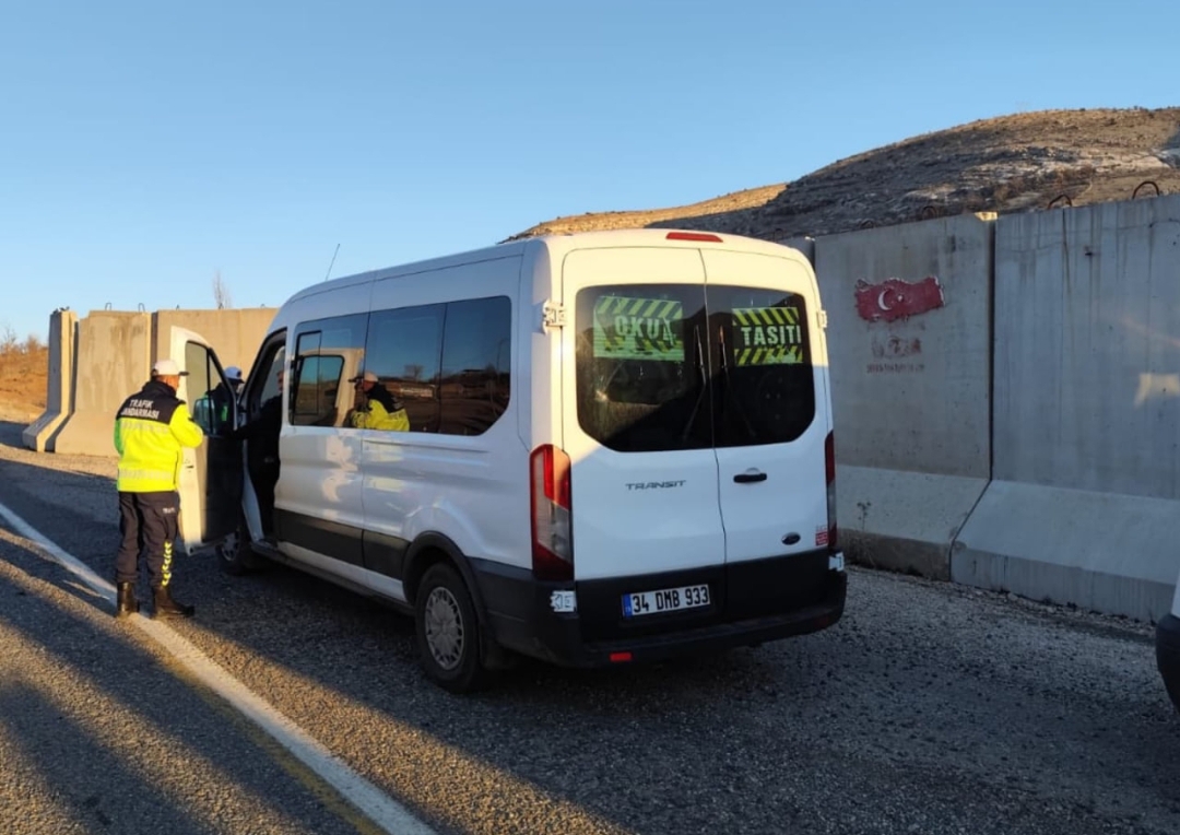 Eruh’ta Taşımalı Eğitim Servislere Denetleme