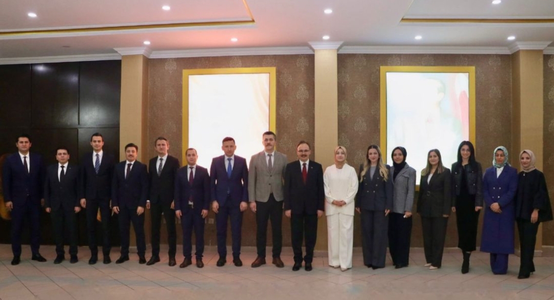 Vali Dr. Kızılkaya, Vali Yardımcıları ve Kaymakamlarla İdareciler Gününde Bir Araya Geldi