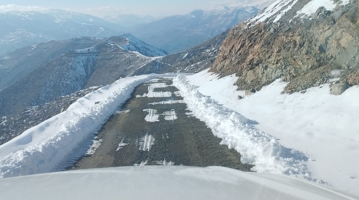 KÖY YOLLARI ULAŞIMA AÇILDI
