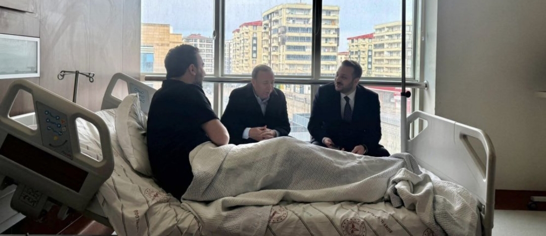 Osman Ören ve Av. Bahri Caner Özturan’dan Hasta Ziyareti