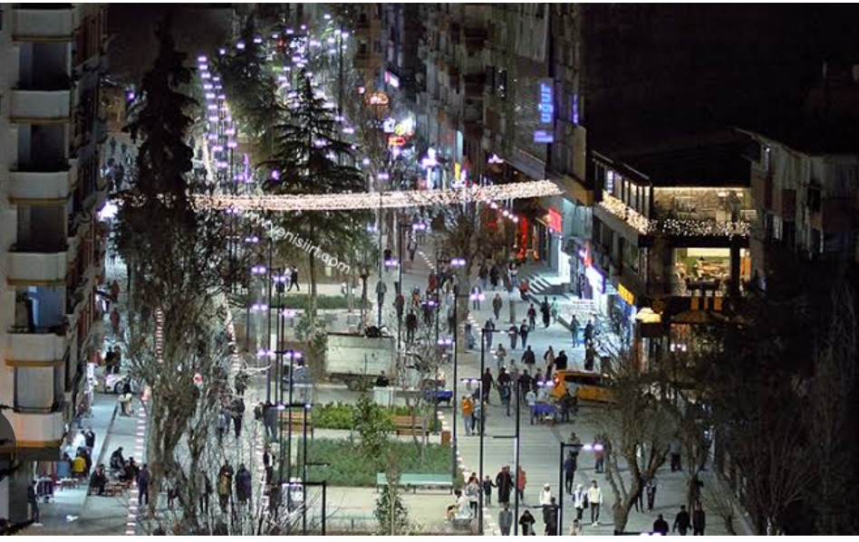 Güres Caddesi Trafiğe kapalı. “Motorsiklet’lerin ne İşi Var Orda”