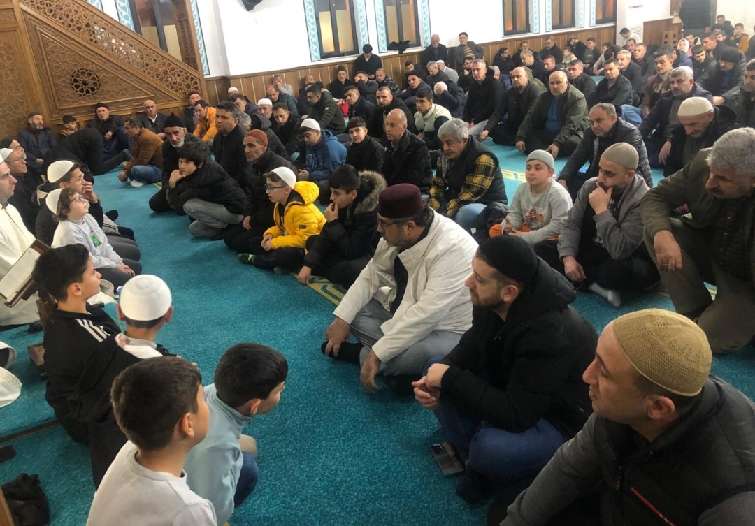 Beraat Gecesi Camiiler Doldu Taştı