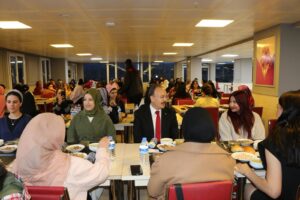 VALİ KIZILKAYA, GENÇLERLE İFTAR SOFRASINDA BULUŞTU