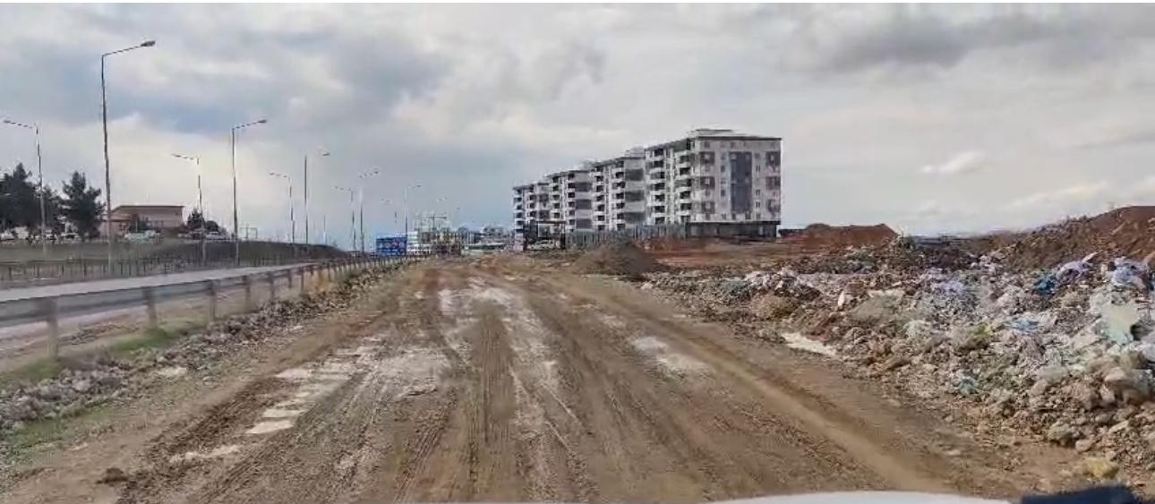 Mahalle Sakinlerinden Yol Çağrısı