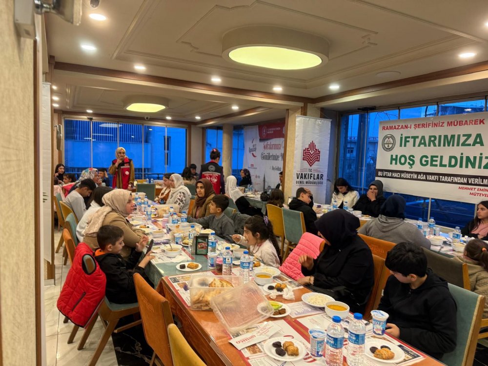 Hacı Hüseyin Ağa Vakfı Yetimleri Unutmadı