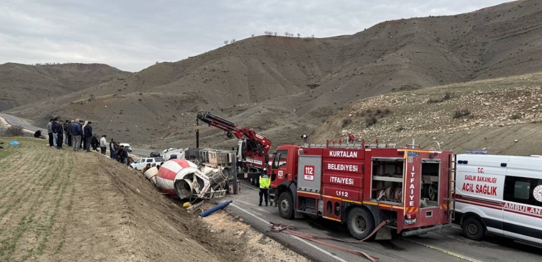 Beton Mikseri Devrildi Bir Kişi Hayatını Kaybetti