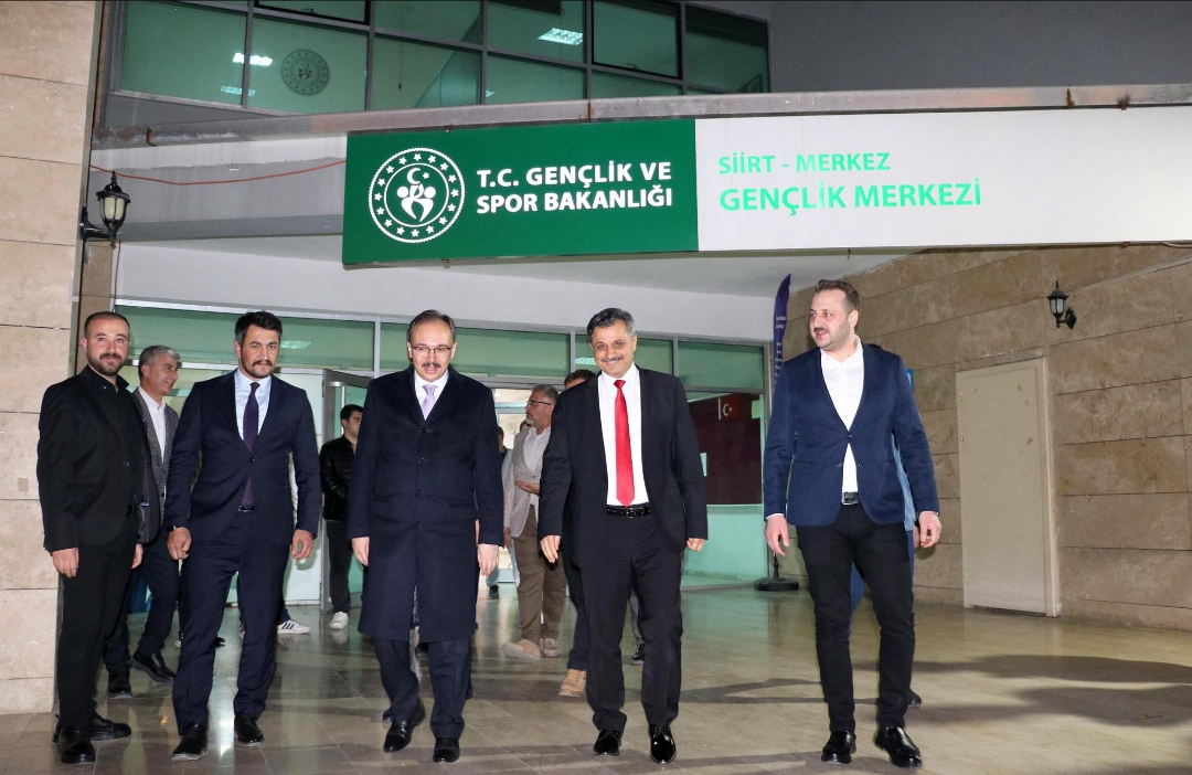 Rektör Şındak, Gençlik Merkezinde Düzenlenen İftar Programına Katıldı