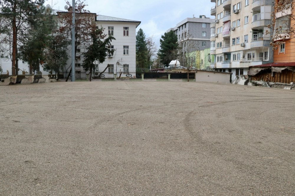 Siirt’te Eski Vergi Dairesi Alanı Otoparka Dönüştürüldü
