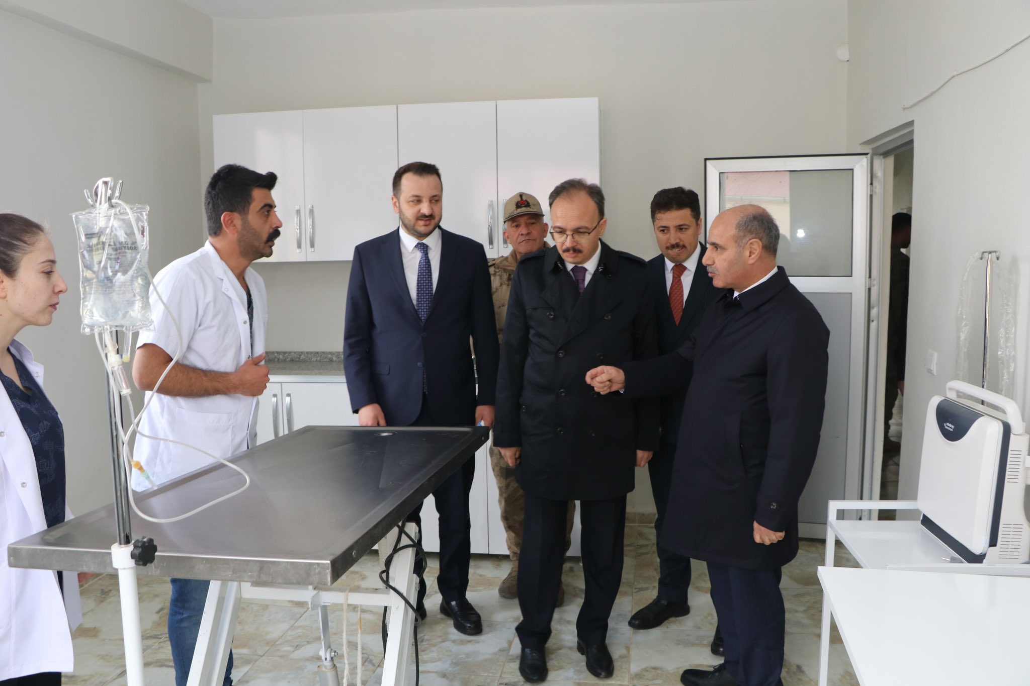 İçişleri Bakan Yardımcısı Mehmet Aktaş Siirt Belediyesine Ait Sokak Hayvanları Bakım Ve Rehabilitasyon Merkezini Ziyaret Etti