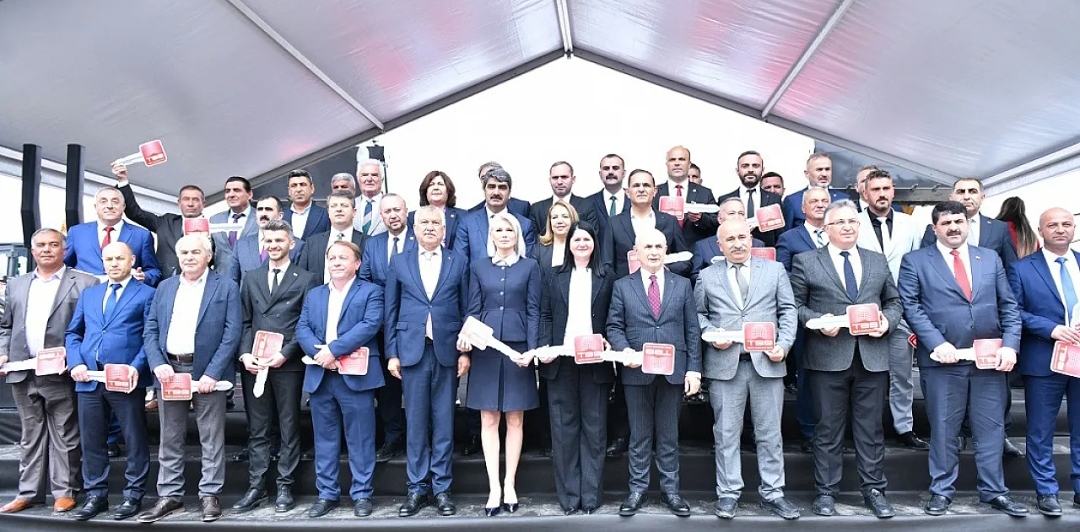 Siirt’inde Aralarında Bulunduğu 40 Belediye’ye TBB’den Hibe Hizmet Aracı