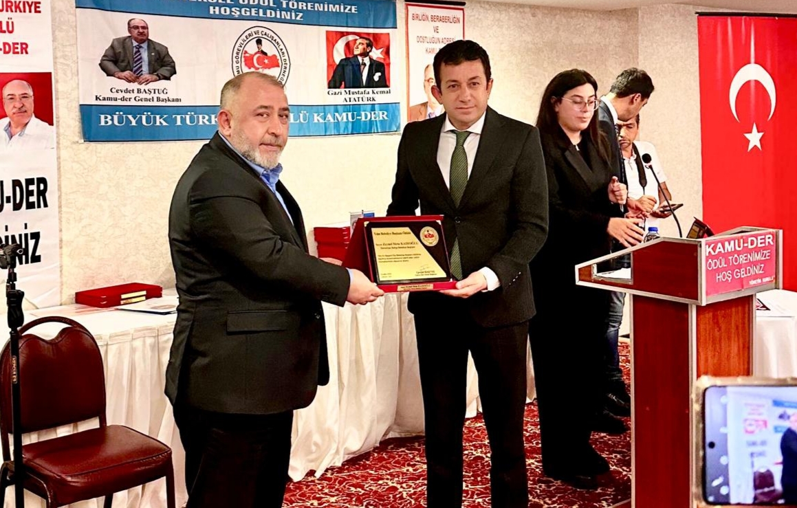 “Yılın En İyi İş İnsanı” Ödülü Siirt’li Hemşehrimiz Seyithan Solmaz’a Takdim Edildi