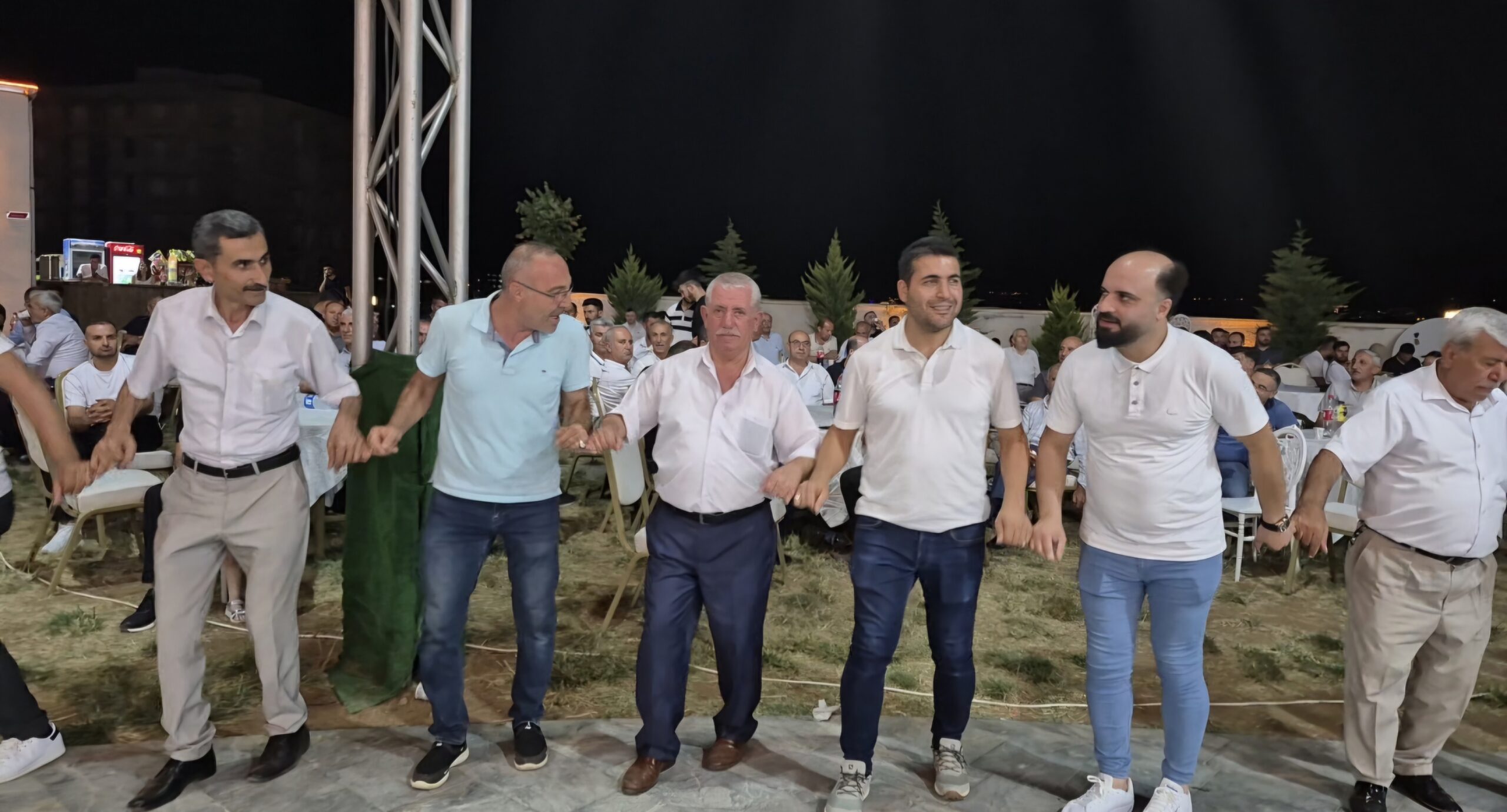 Tomris Ailesinin Mutlu Günü