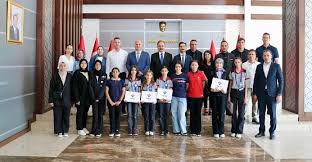 TÜBİTAK Gururu Siirt’te! Başarılı Öğrenciler Vali Kızılkaya Tarafından Ödüllendirildi