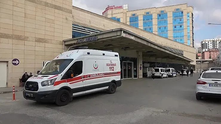 Siirt’te 4 Yaşındaki Çocuk Damdan Düşerek Yaralandı