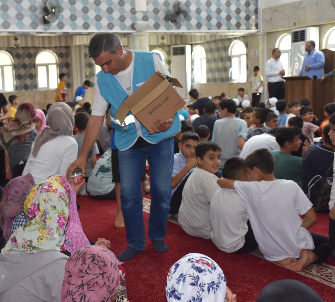 Siirt’te Kur’an Kursu Öğrencilerine Dondurma Sürprizi