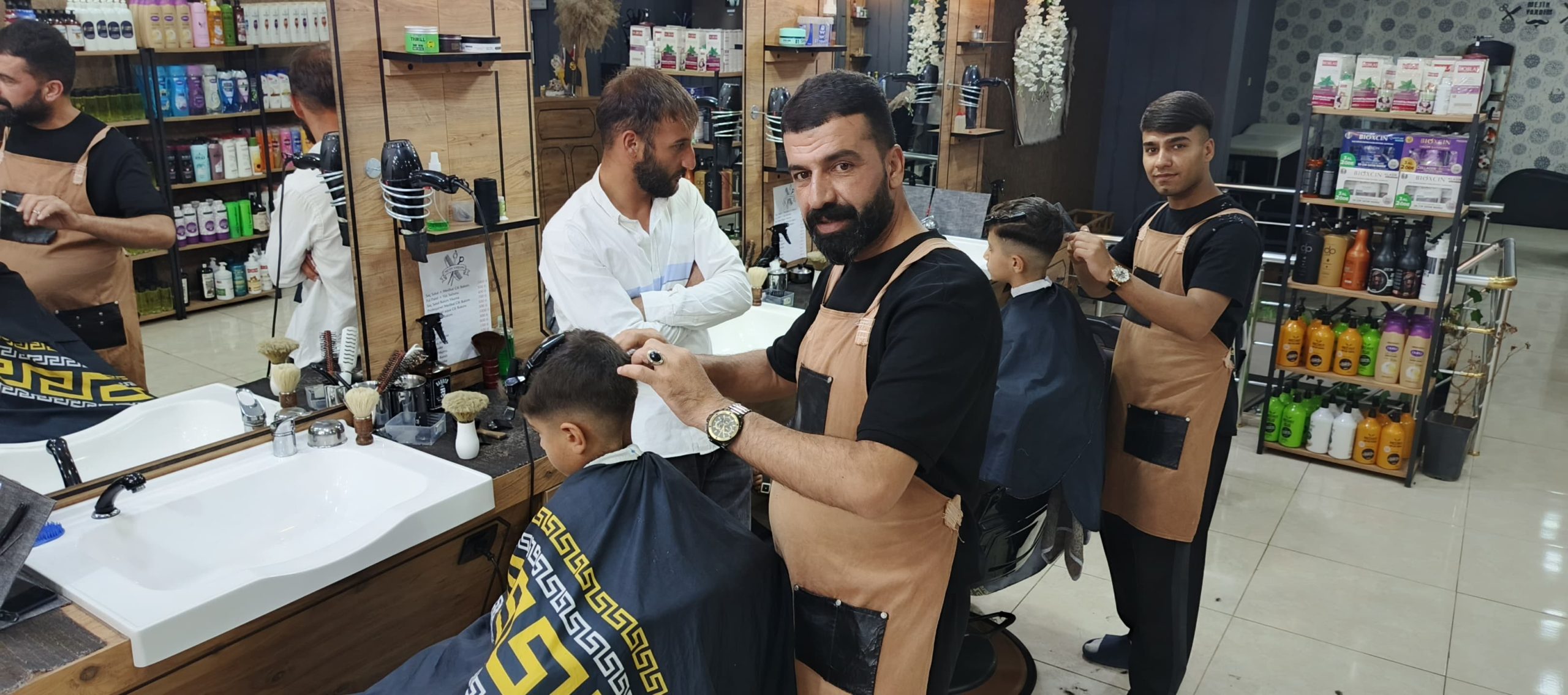 Siirtli Kuaförden Örnek Davranış: Yetim Çocuklara Ücretsiz Tıraş