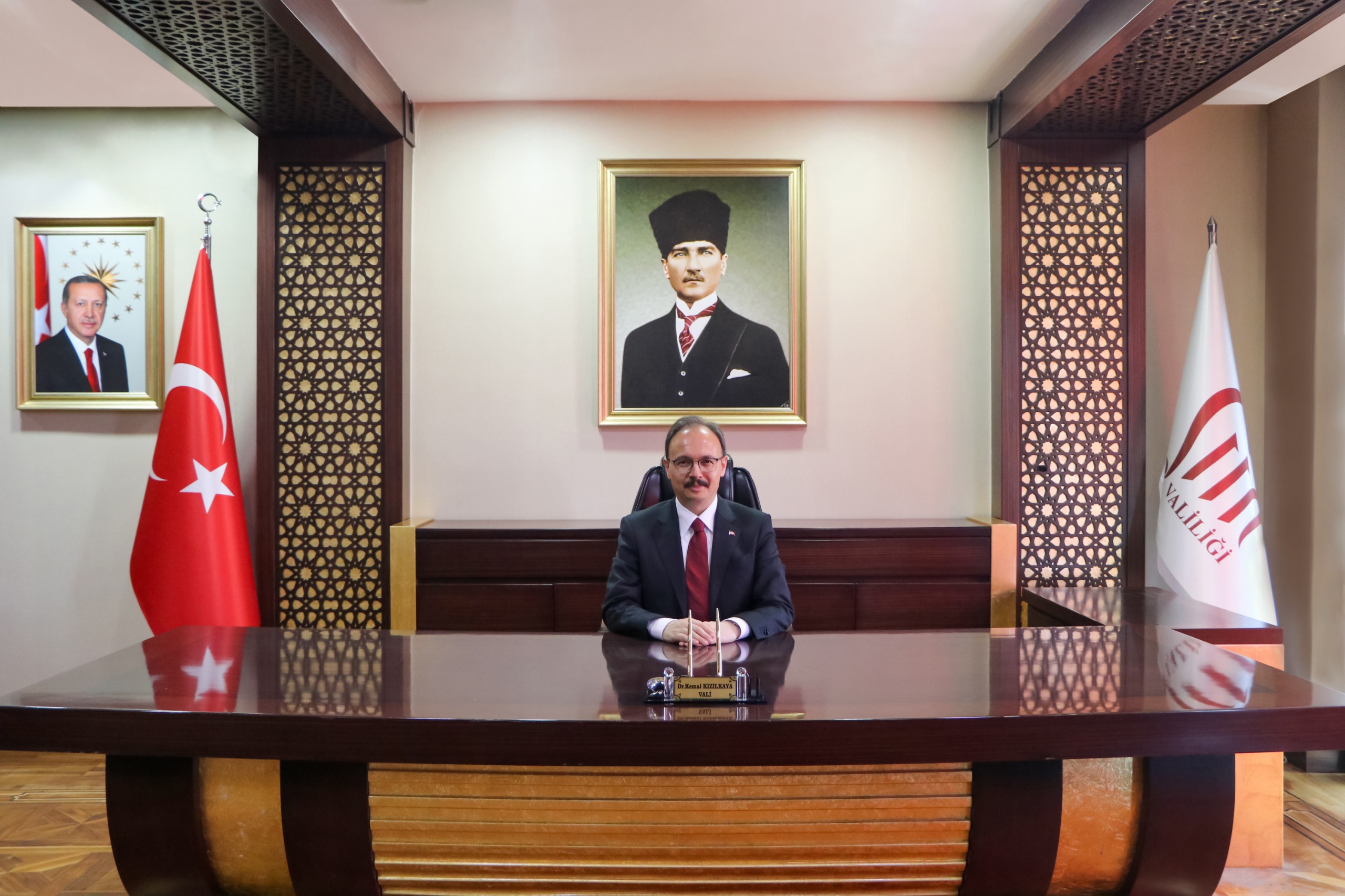 VALİ VE BELEDİYE BAŞKAN V. DR. KEMAL KIZILKAYA’NIN 24 TEMMUZ GAZETECİLER VE BASIN BAYRAMI MESAJI