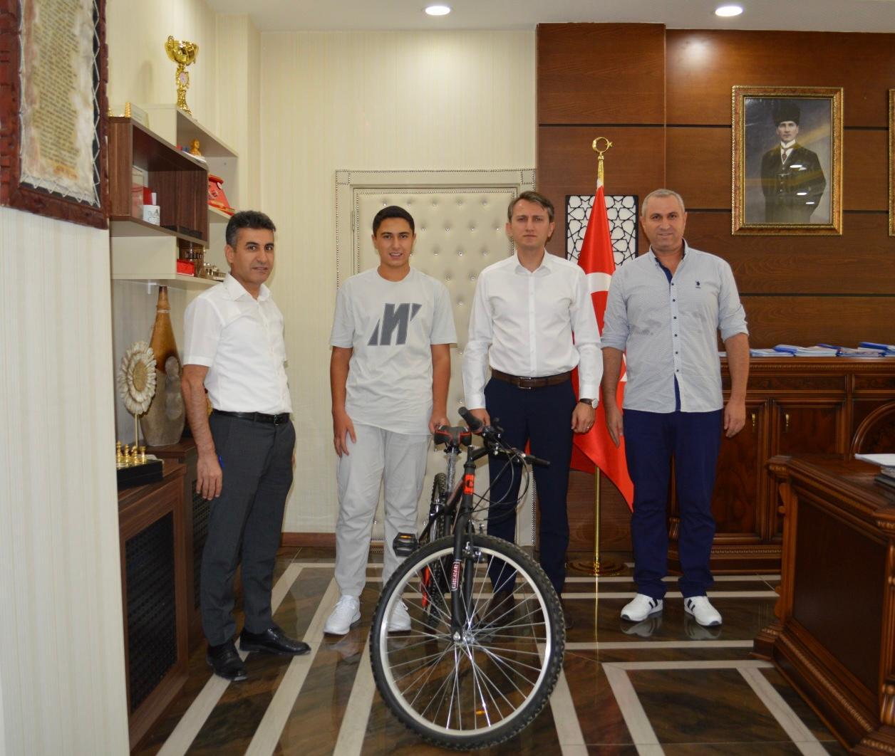 Azmin ve Başarının Ödülü: Baykan’ın Gururu Batuhan Özçelik!