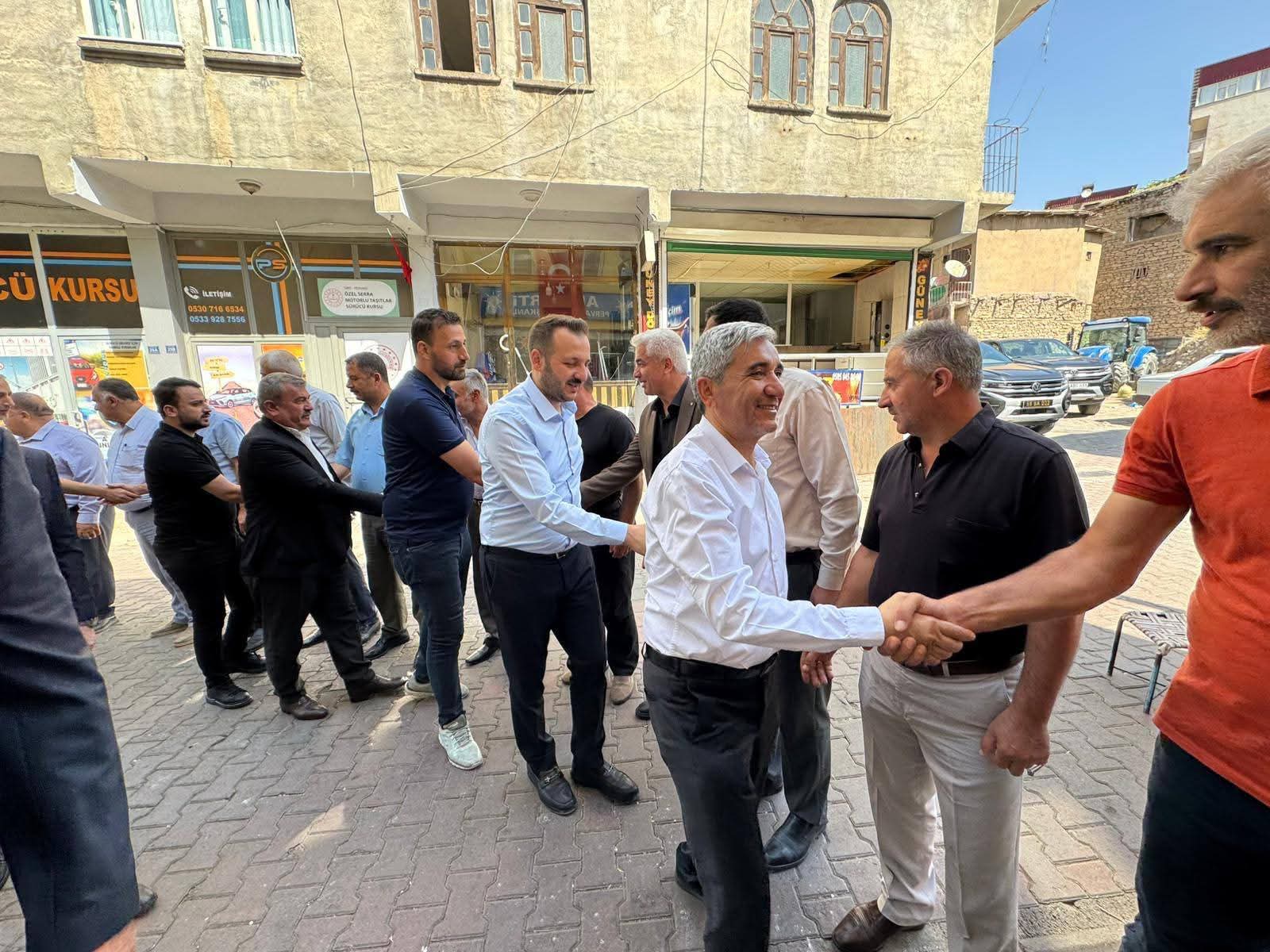 Pervari’de AK Parti’den Mahalle Başkanları İstişare Toplantısı