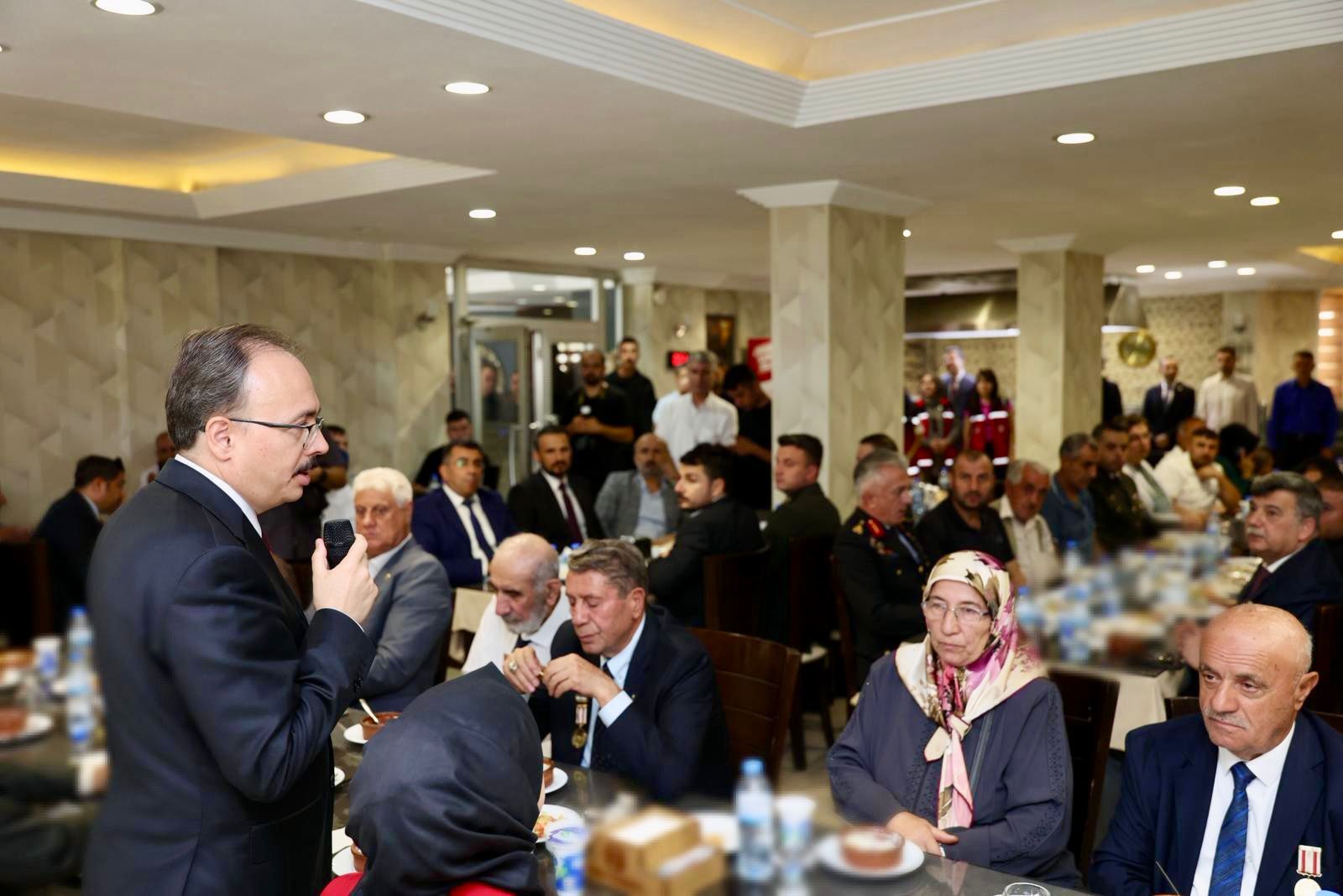 Vali Kızılkaya, Gaziler ve Şehit Yakınlarıyla Yemekte Buluştu