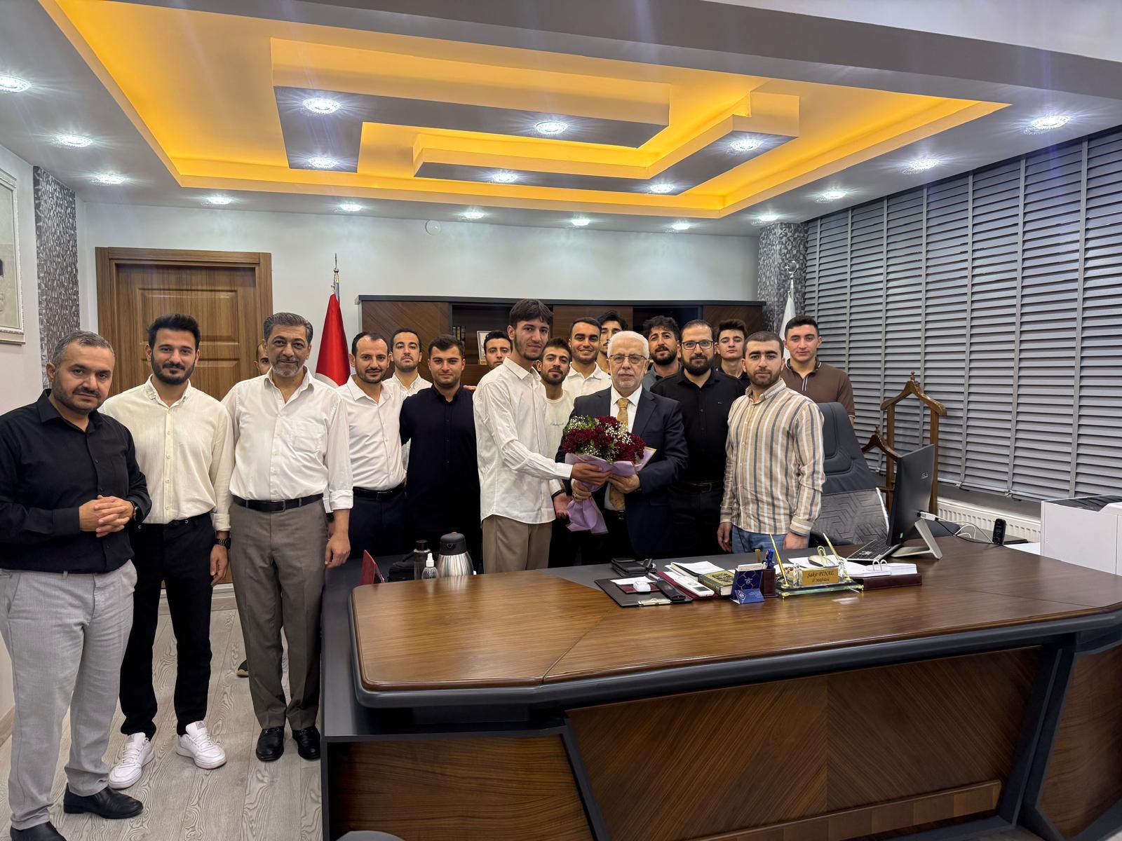 Gençlerden İl Müftüsü Şakir Pinal’e Ziyaret
