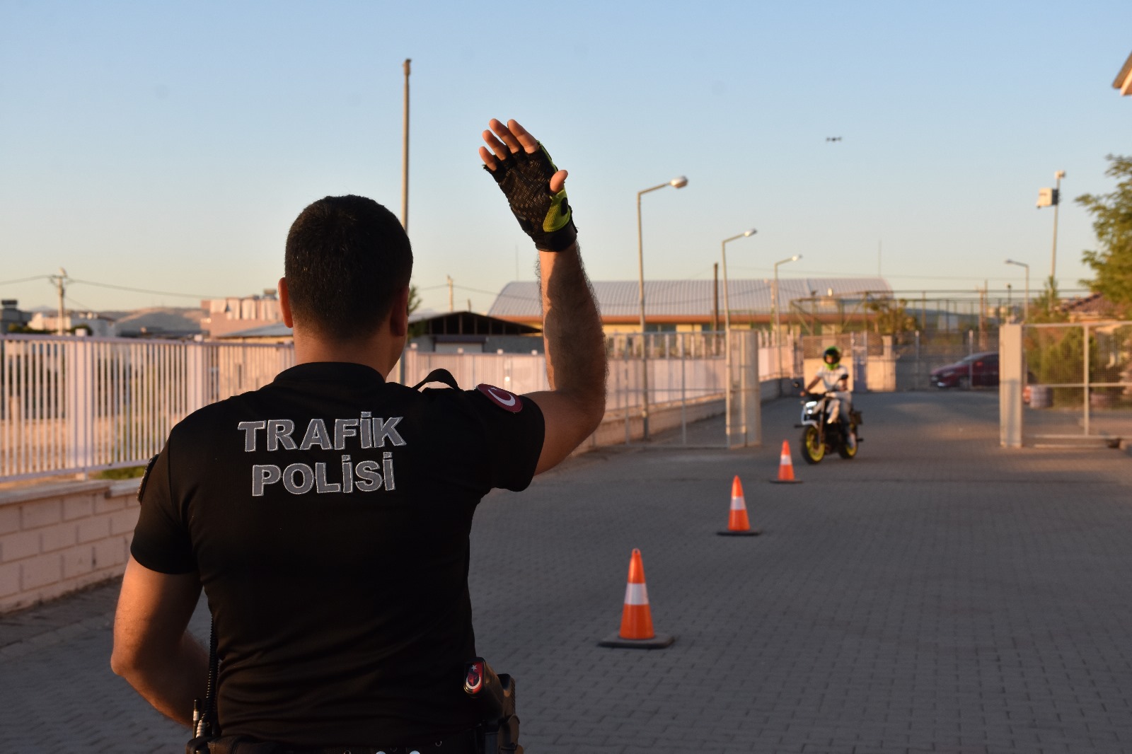 SİİRT’TE MOTOSİKLET KAZALARINI ÖNLEMEYE YÖNELİK EĞİTİM DÜZENLENDİ