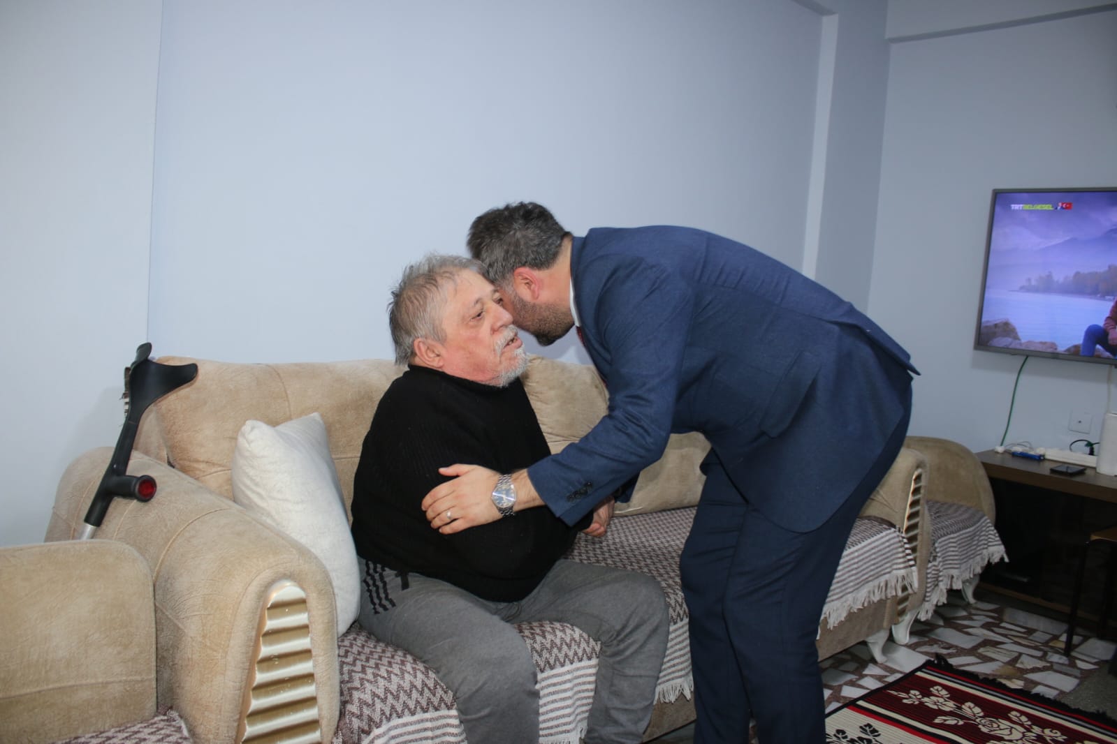 Siirt Aile ve Sosyal Hizmetler İl Müdürü Sabri Sidar’dan Evde Bakım Hizmeti Alan Aileye Ziyaret