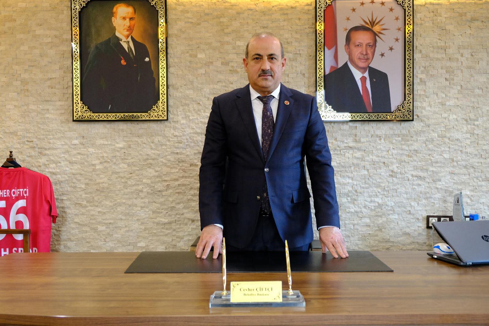 Eruh Belediye Başkanı Cevher Çiftçi’den 24 Kasım Öğretmenler Günü Mesajı