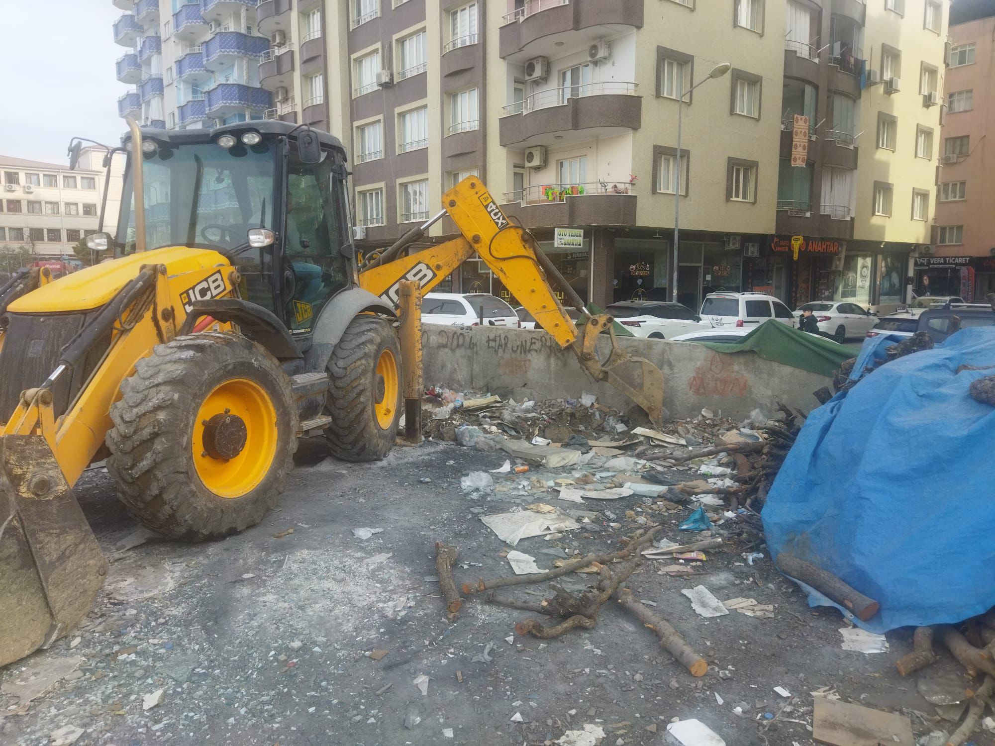 Siirt Belediyesi’nden Temizlik Seferberliği: Daha Temiz ve Yaşanabilir Bir Kent İçin Çalışmalar Sürüyor
