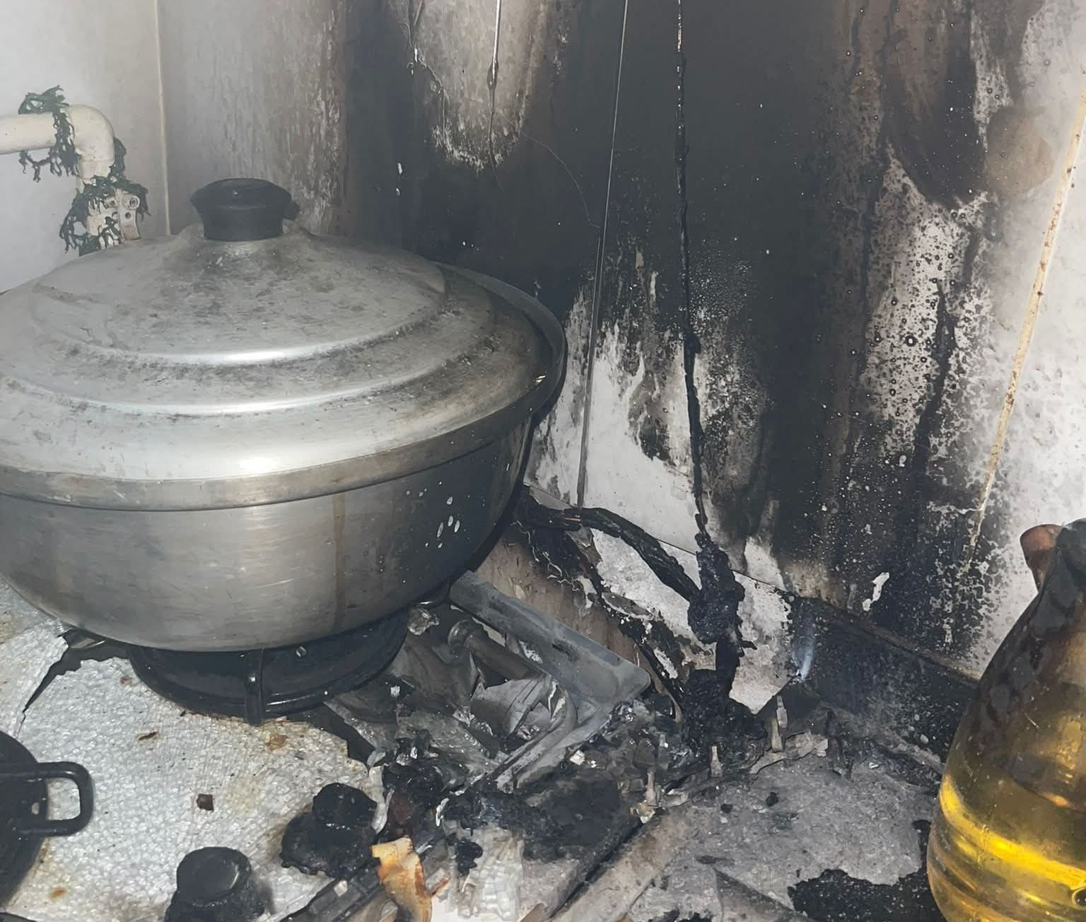 Siirt’te Yangını: Mutfak Kullanılamaz Hale Geldi