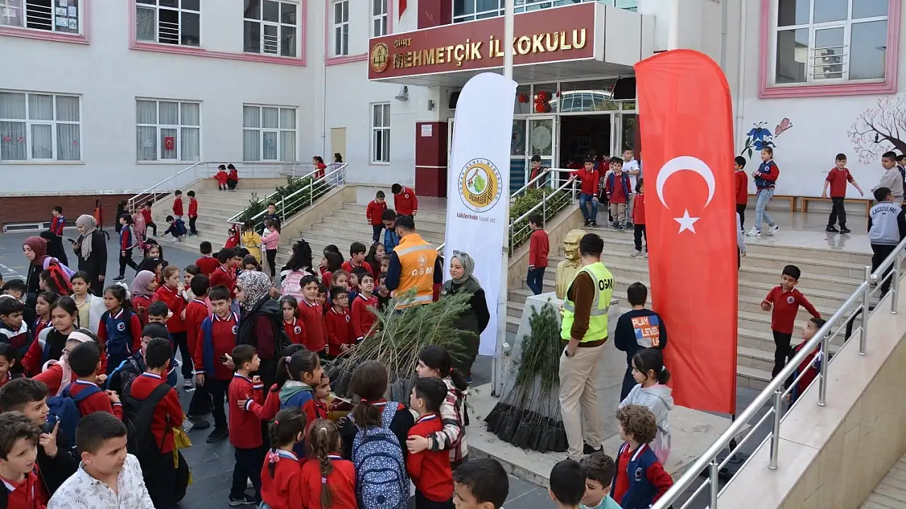 Mehmetçik İlkokulu’nda ‘Yeşil Vatan Seferberliği’ Etkinliği