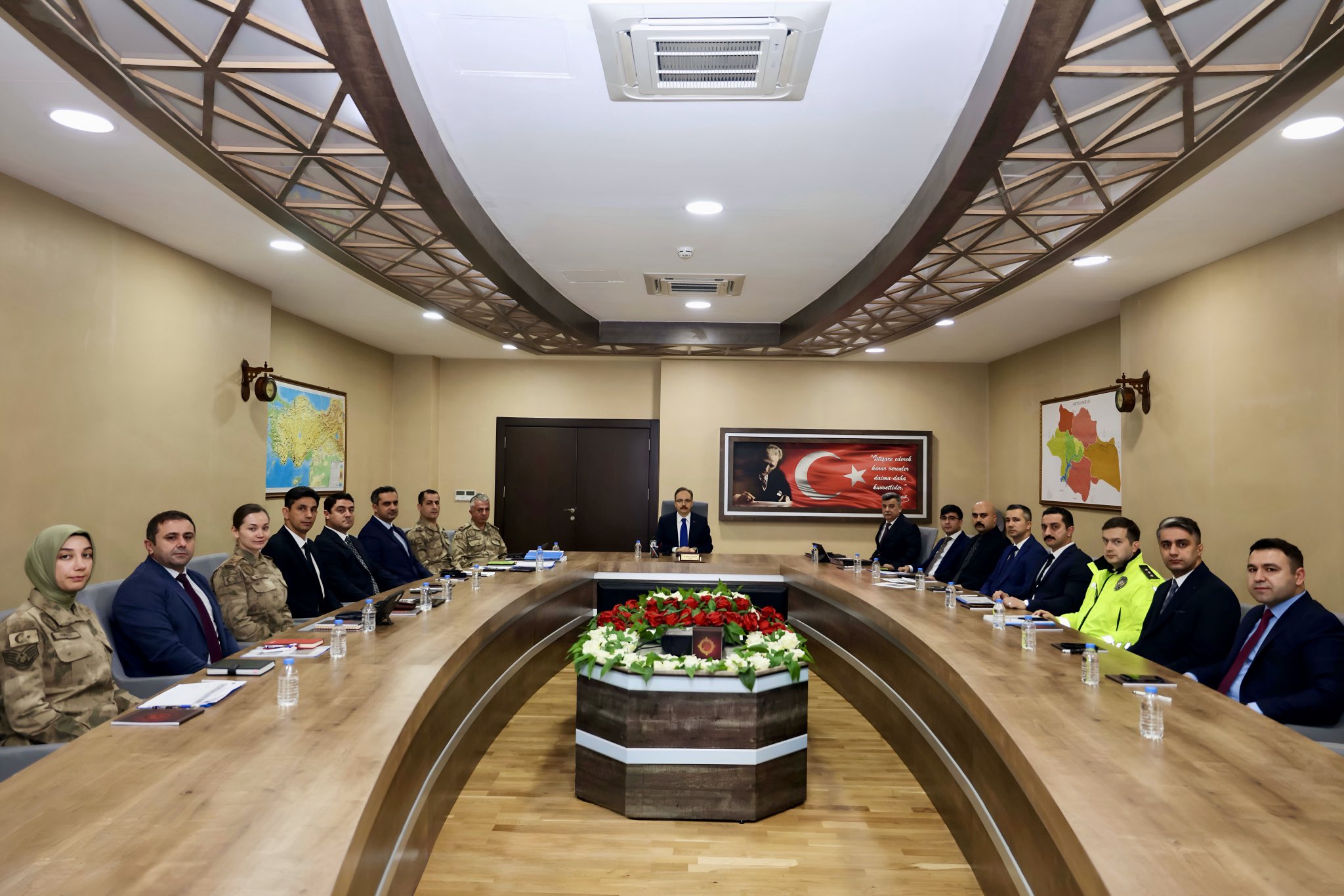Siirt’te Haftalık İl Güvenlik ve Asayiş Koordinasyon Toplantısı Yapıldı