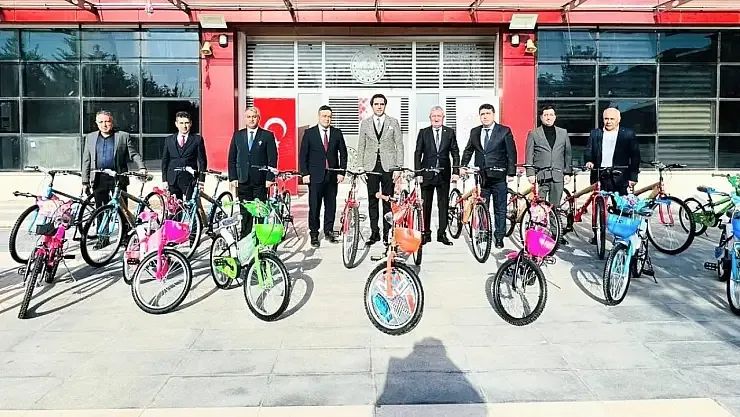 Siirt’te Okuma Kültürüne Teşvik: En Çok Kitap Okuyan Öğrencilere Bisiklet Ödülü