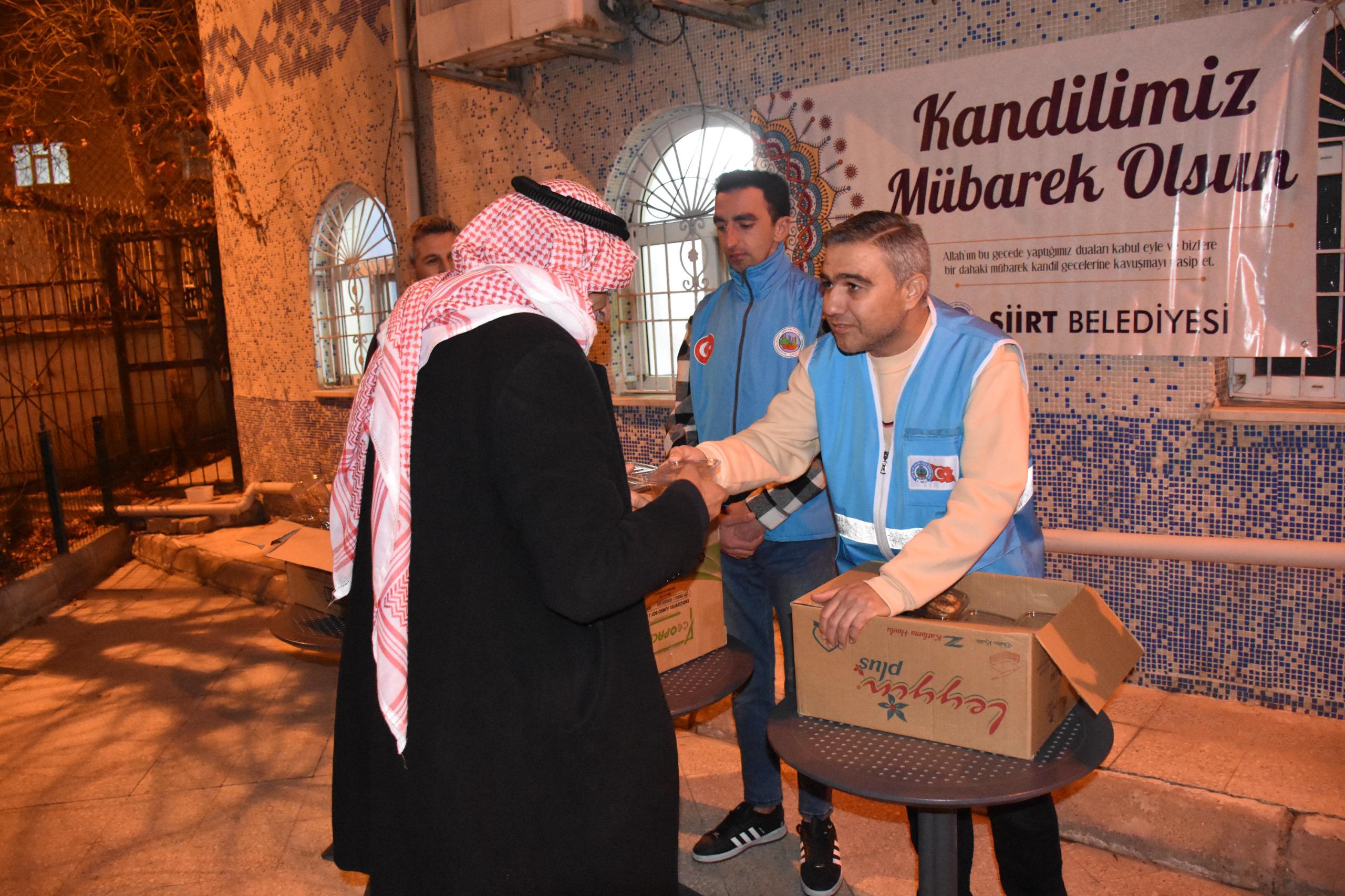 Siirt Belediyesi’nden Regaip Kandili’nde Camilerde Kandil Simidi İkramı