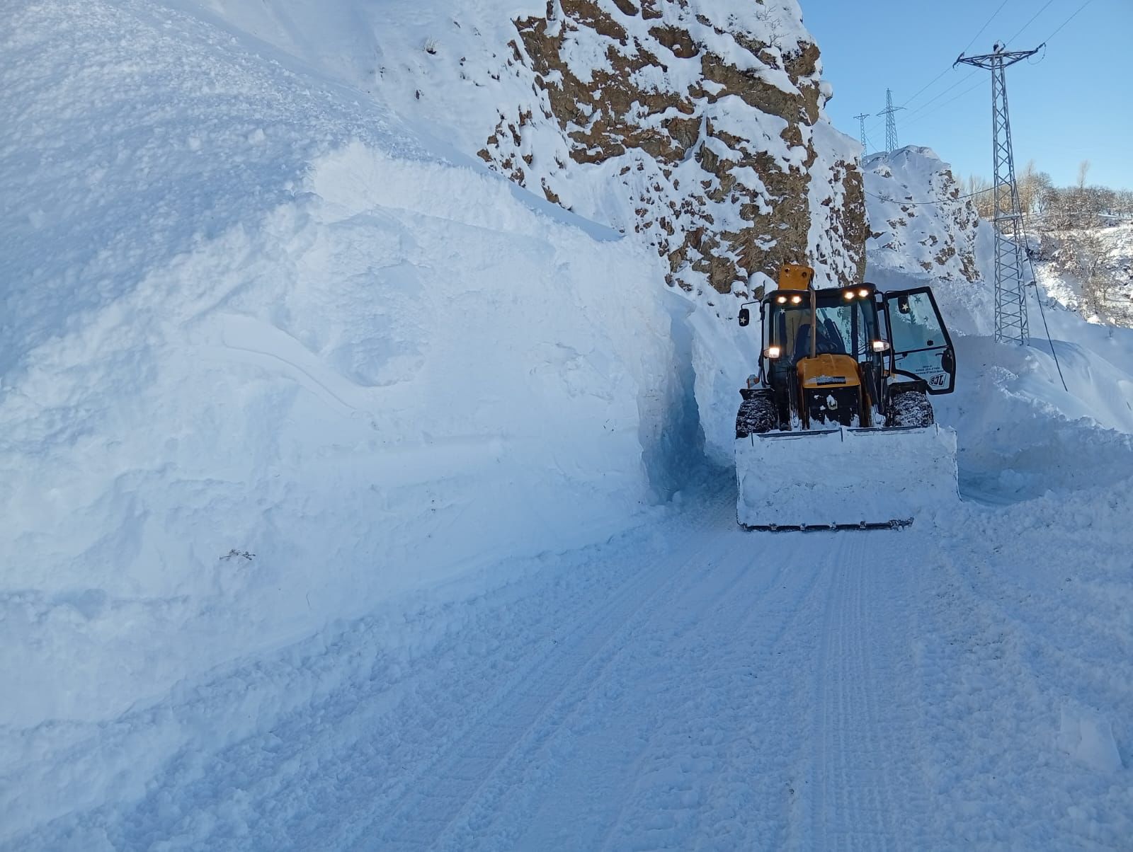 Siirt’te Kar Engeline Geçit Yok: İl Özel İdaresi Teyakkuzda