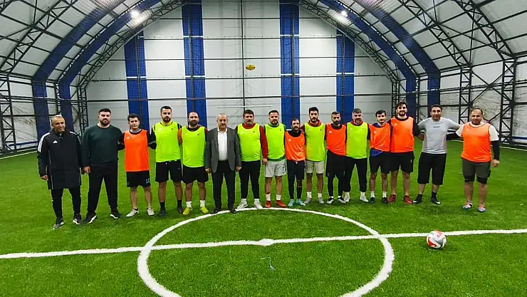 Eruh’ta modern halı saha halkın hizmetine açıldı