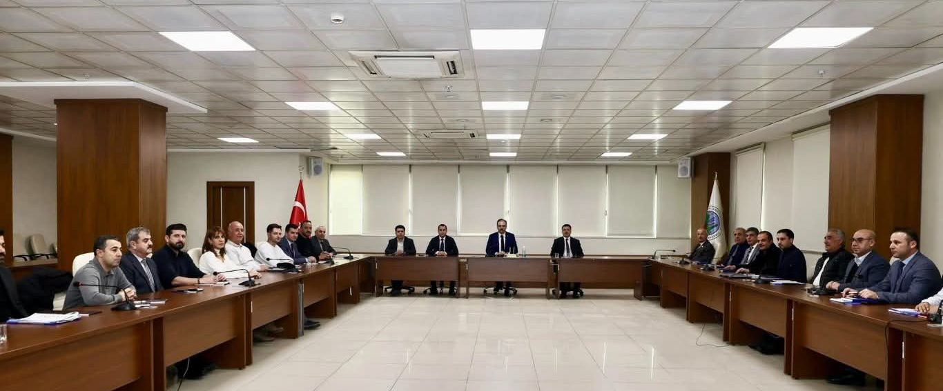 VALİ KIZILKAYA’DAN BELEDİYE BİRİMLERİNE TALİMAT: “HİZMETTE HIZ VE VATANDAŞ MEMNUNİYETİ ESASTIR”